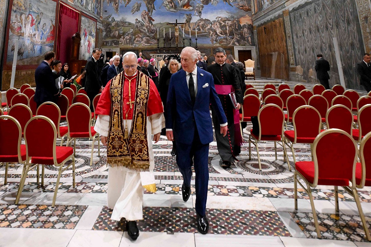 Prvi put u 500 godina: Britanski kralj i papa se zajedno molili