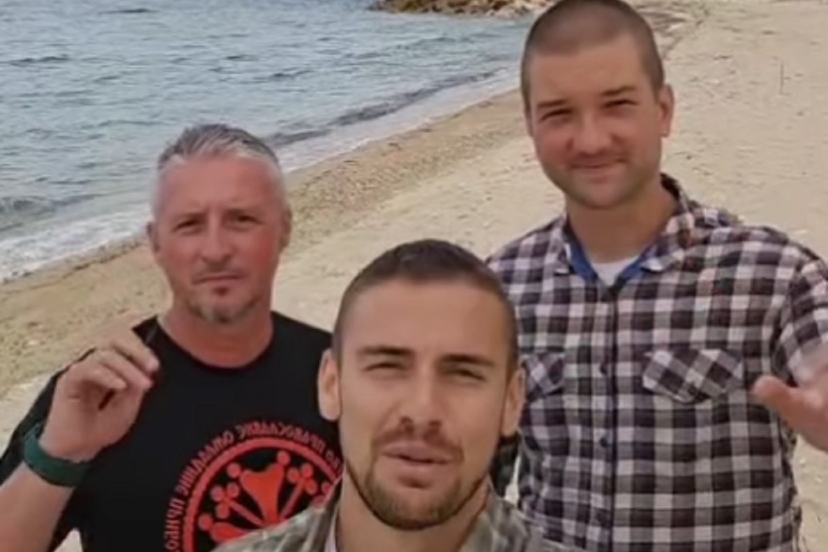 Trojica policajaca stigli do Hilandara u humanitarnoj akciji za "decu leptire"