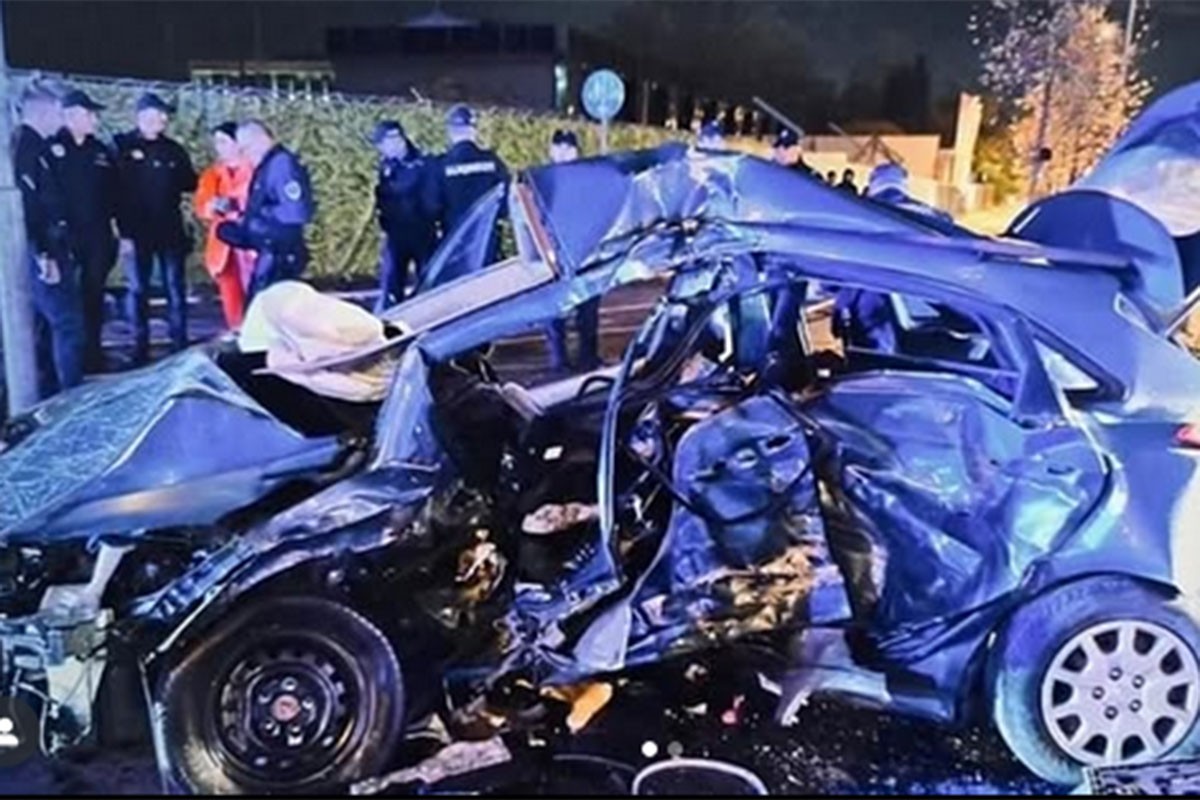 U autu s  tablicama BiH proletio na crveno i usmrtio cijelu porodicu (FOTO, VIDEO)