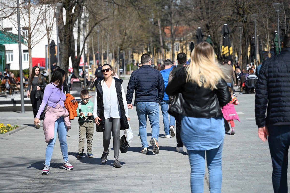 Alarmantni podaci: Iz BiH se godišnje iseli pun grad ljudi