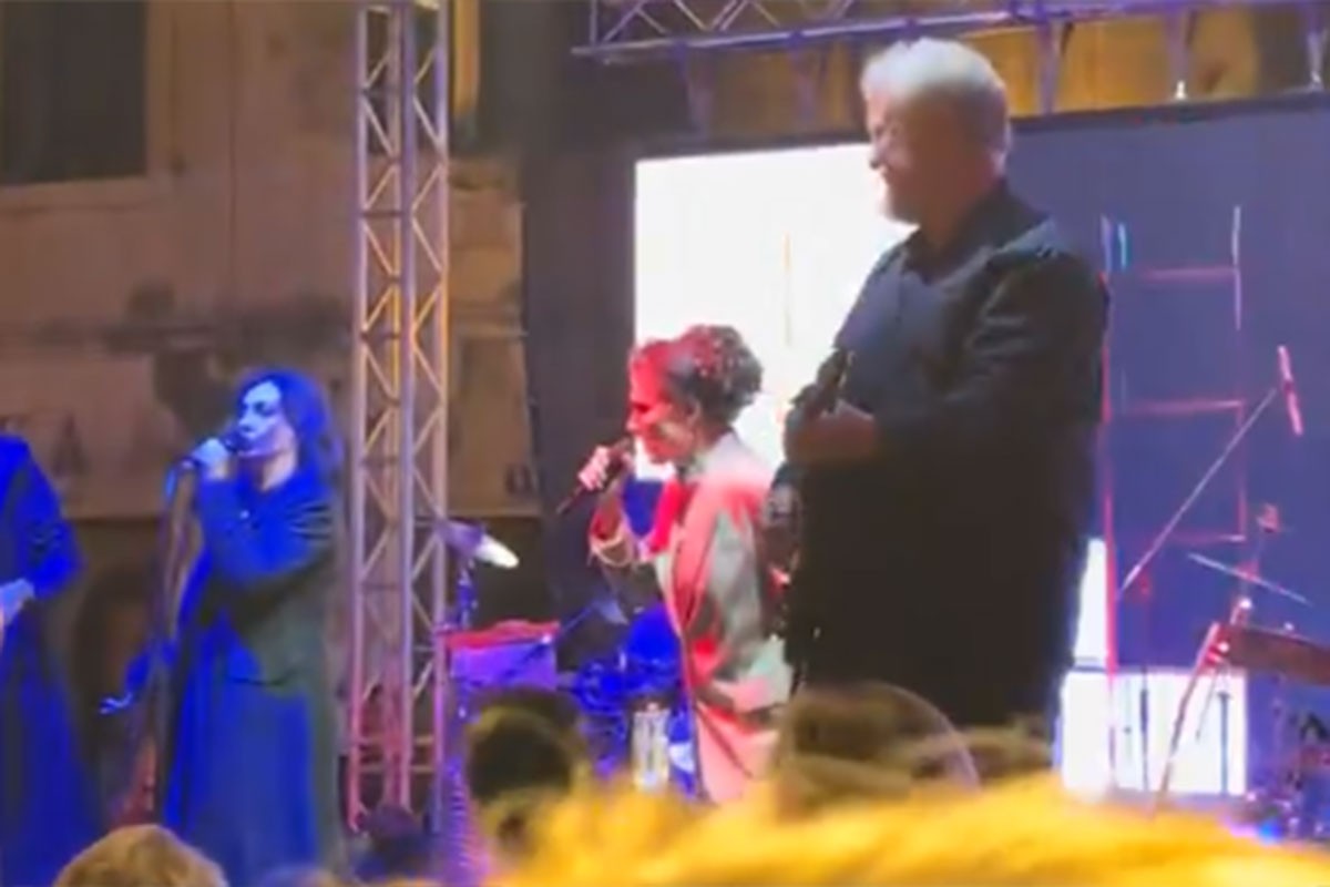 Transparent na koncertu Doris Dragović nasmijao region (VIDEO)