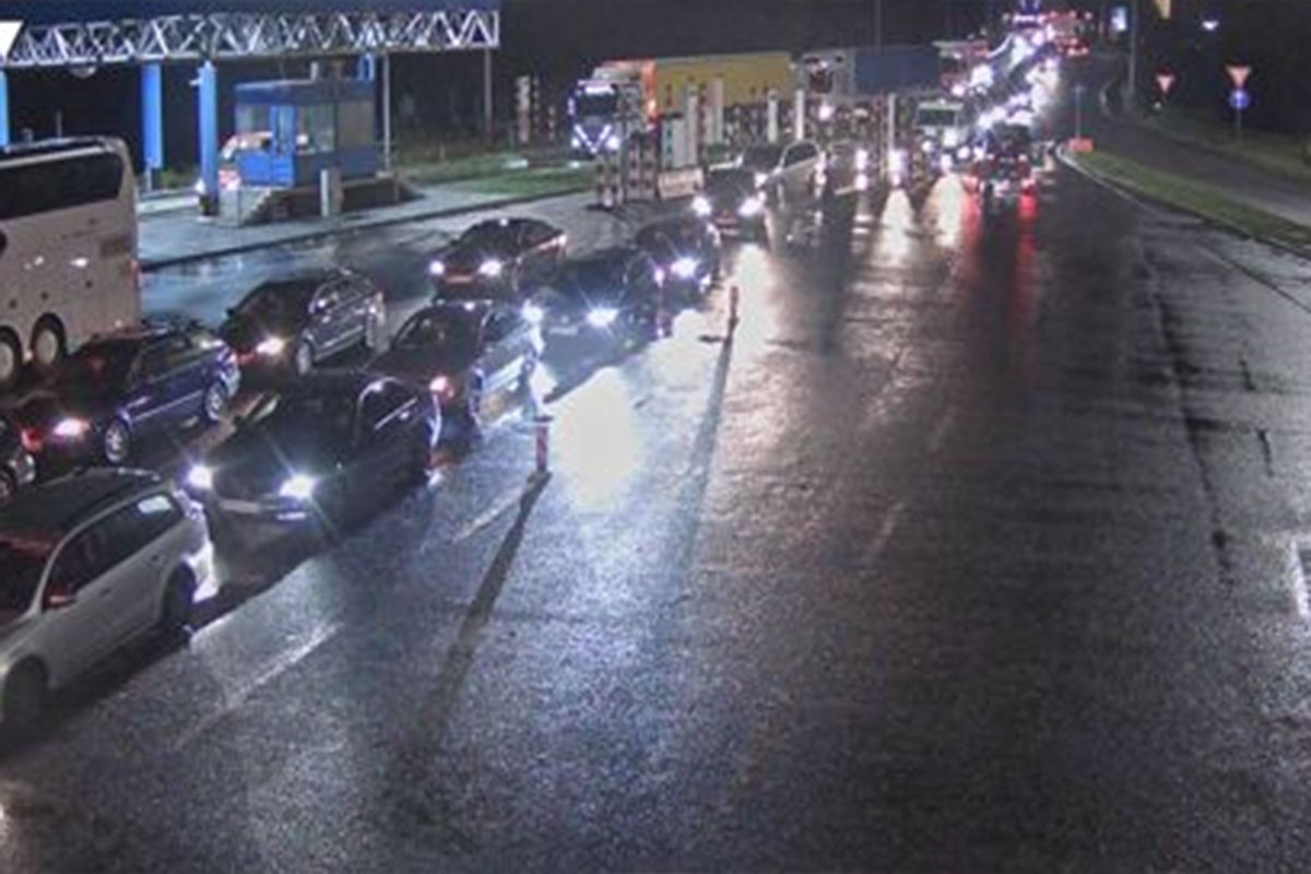 AMS RS: Gužve na više graničnih prelaza