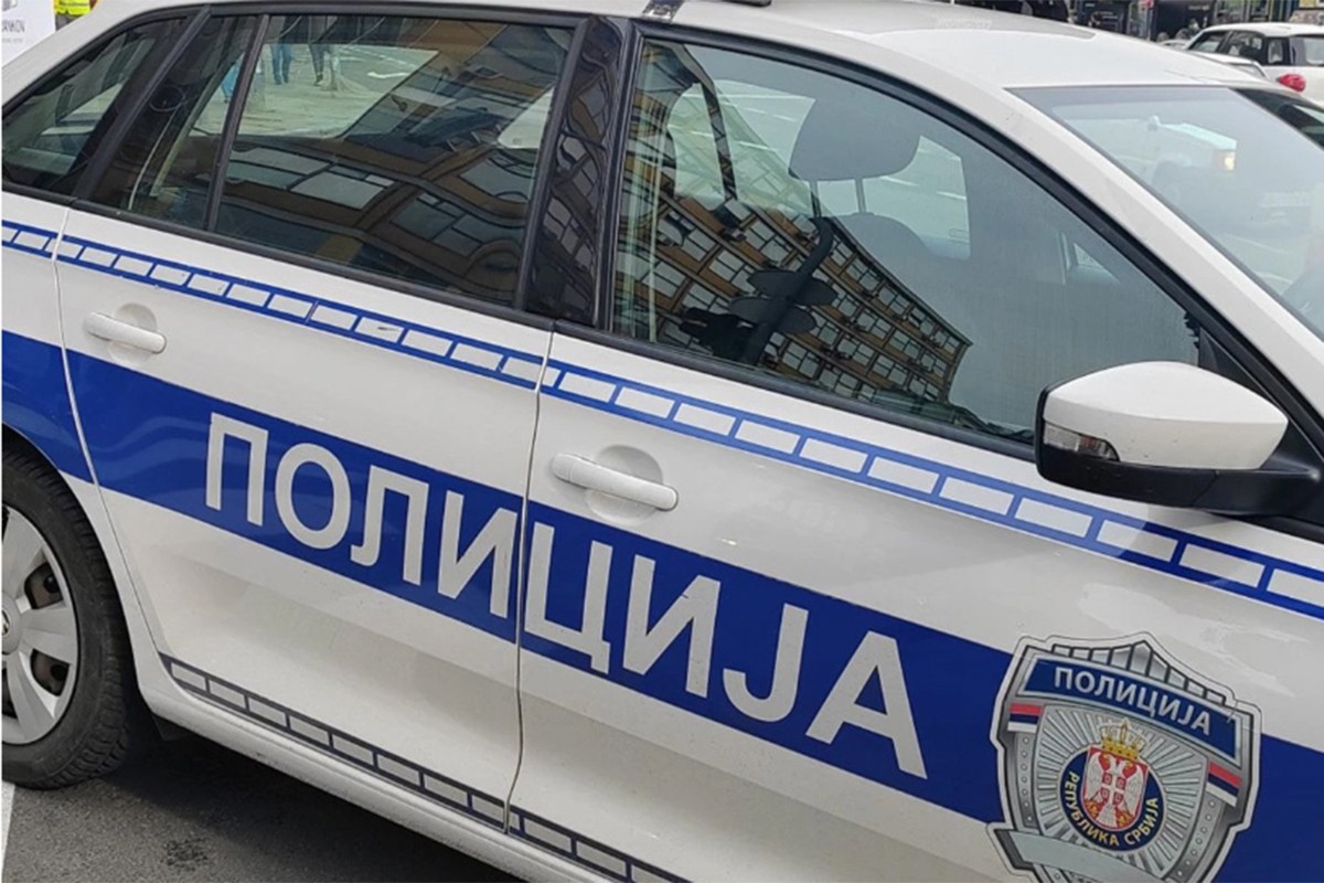 Horor u Beogradu: Sin nožem napao majku, žena prebačena u Urgentni centar