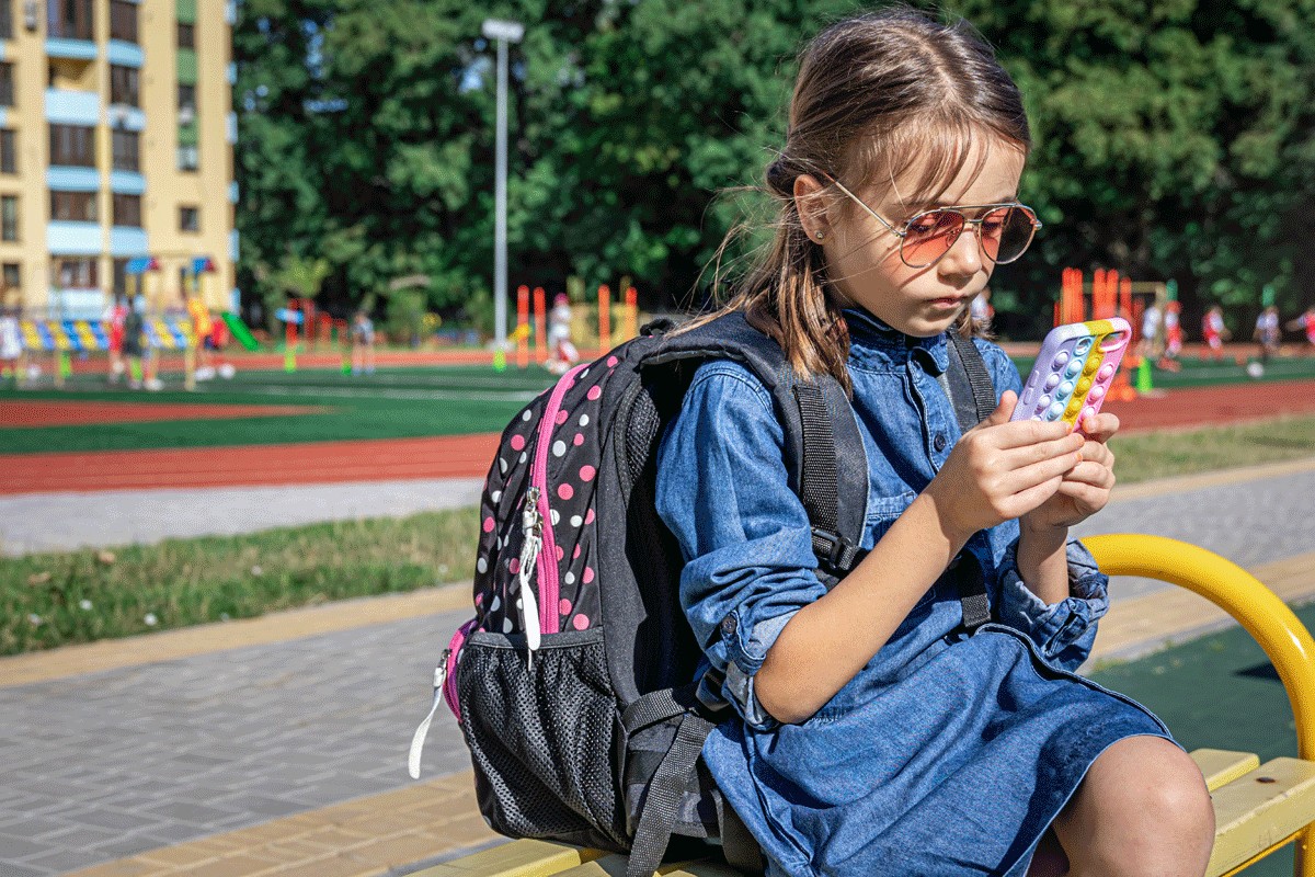 Hrvatska uvodi  potpunu zabranu; Kako se škole u Srpskoj bore sa mobilnim telefonima?
