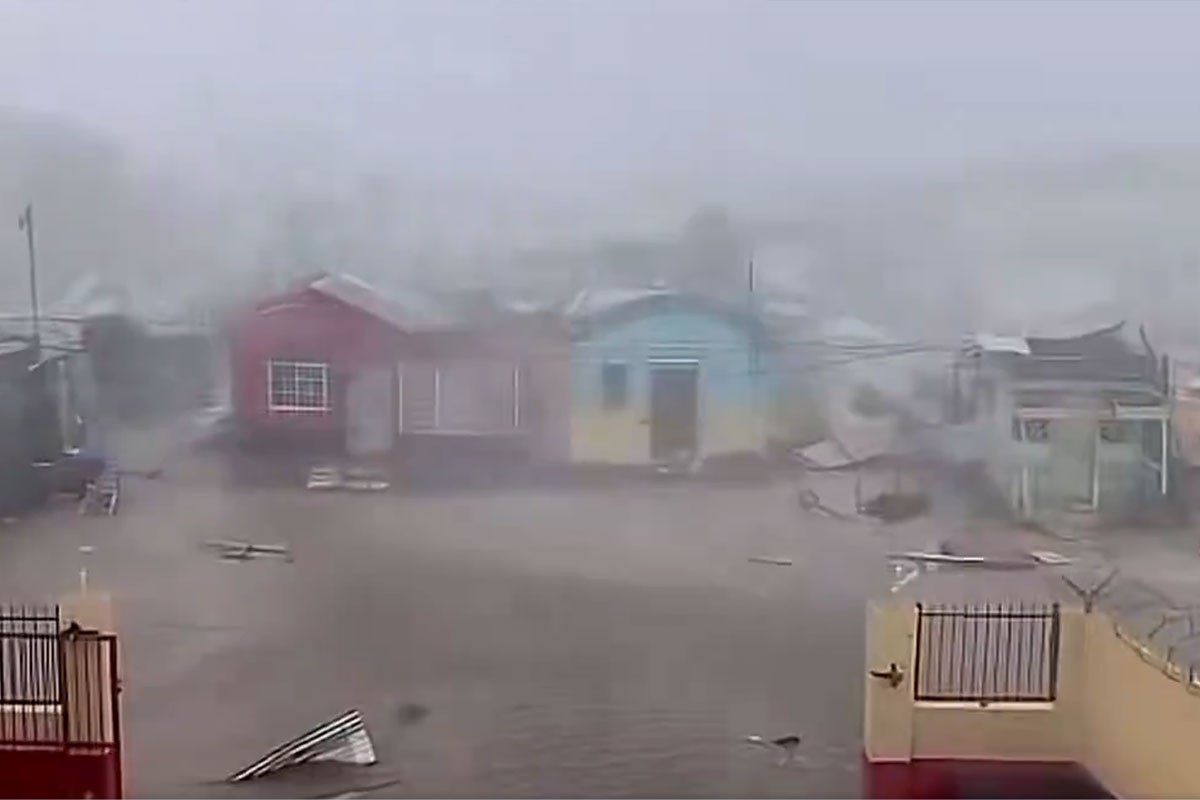 Jedan od najsnažnijih uragana ikada pogodio Jamajku, snimci dramatični (VIDEO)