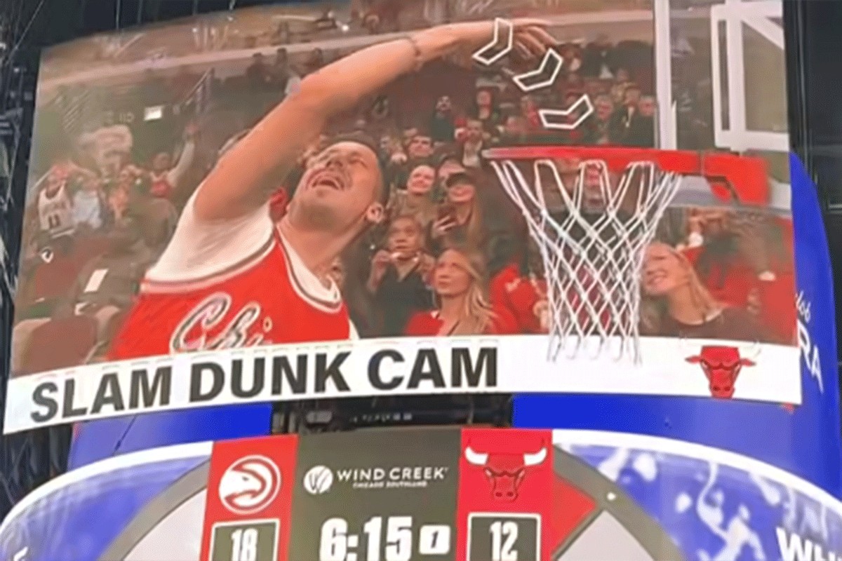 Nikola Rokvić ostvario dječački san: Zakucao u dresu Čikaga (VIDEO)