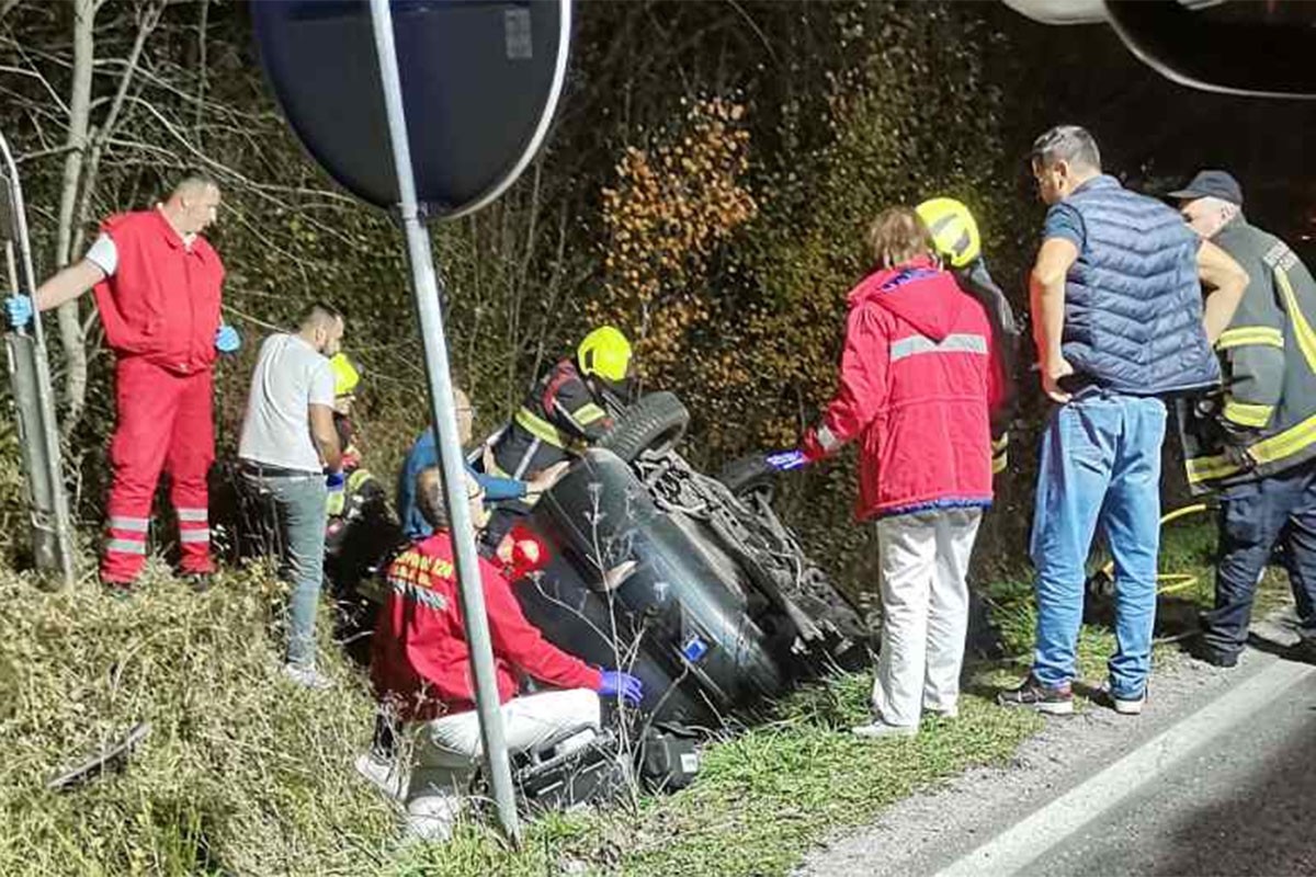 Otac i sin poginuli u teškoj nesreći kod Banjaluke, povrijeđen putnik iz autobusa