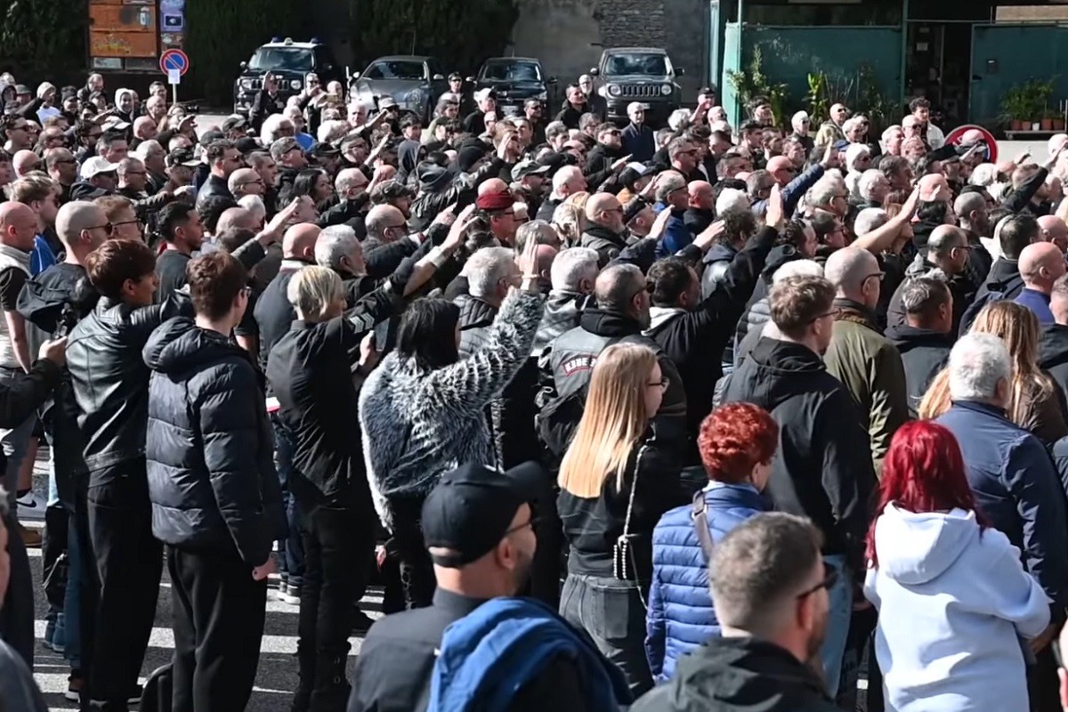 Fašistička skandiranja u kancelariji stranke Braća Italije u Parmi (VIDEO)
