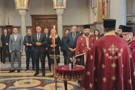 U Banjaluci služen pomen za nastradale u padu nadstrešnice u Novom ...