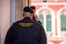 Policija na nogama: Hapšenja u Splitu zbog prekida srpske manifestacije