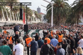 Počeo protest Torcide u Splitu: Ore se Thompsonove pjesme