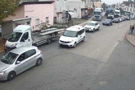 Duge kolone vozila na granici u Gradišci i Kostajnici