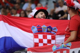 Navijači iz Hrvatske napadnuti u Crnoj Gori: Prepriječili im put i ...