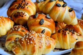 Brze pogačice sa slaninicom i čajnom kobasicom