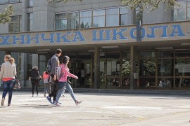 Evakuisana škola na Novom Beogradu