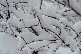 Teški uslovi na putu Drvar–Istočni Drvar, ekipe čiste snijeg