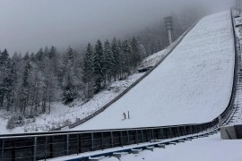Driftao po poznatoj skakaonici u Planici: Registracija auta iz ex YU ...