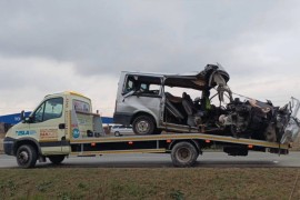 Žene bile u kombiju koji je naletio na valjak na putu Irig-Ruma