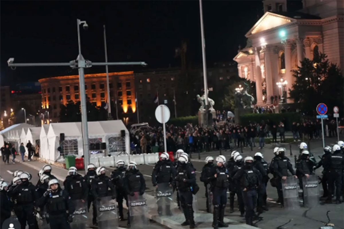 Jake policijske snage u Beogradu, incidenti kod Pionirskog parka