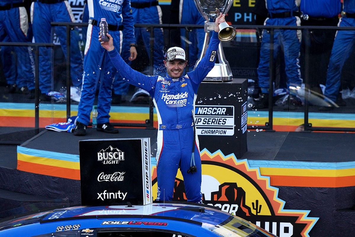 Kakva drama – Larson postao NASCAR šampion (VIDEO)