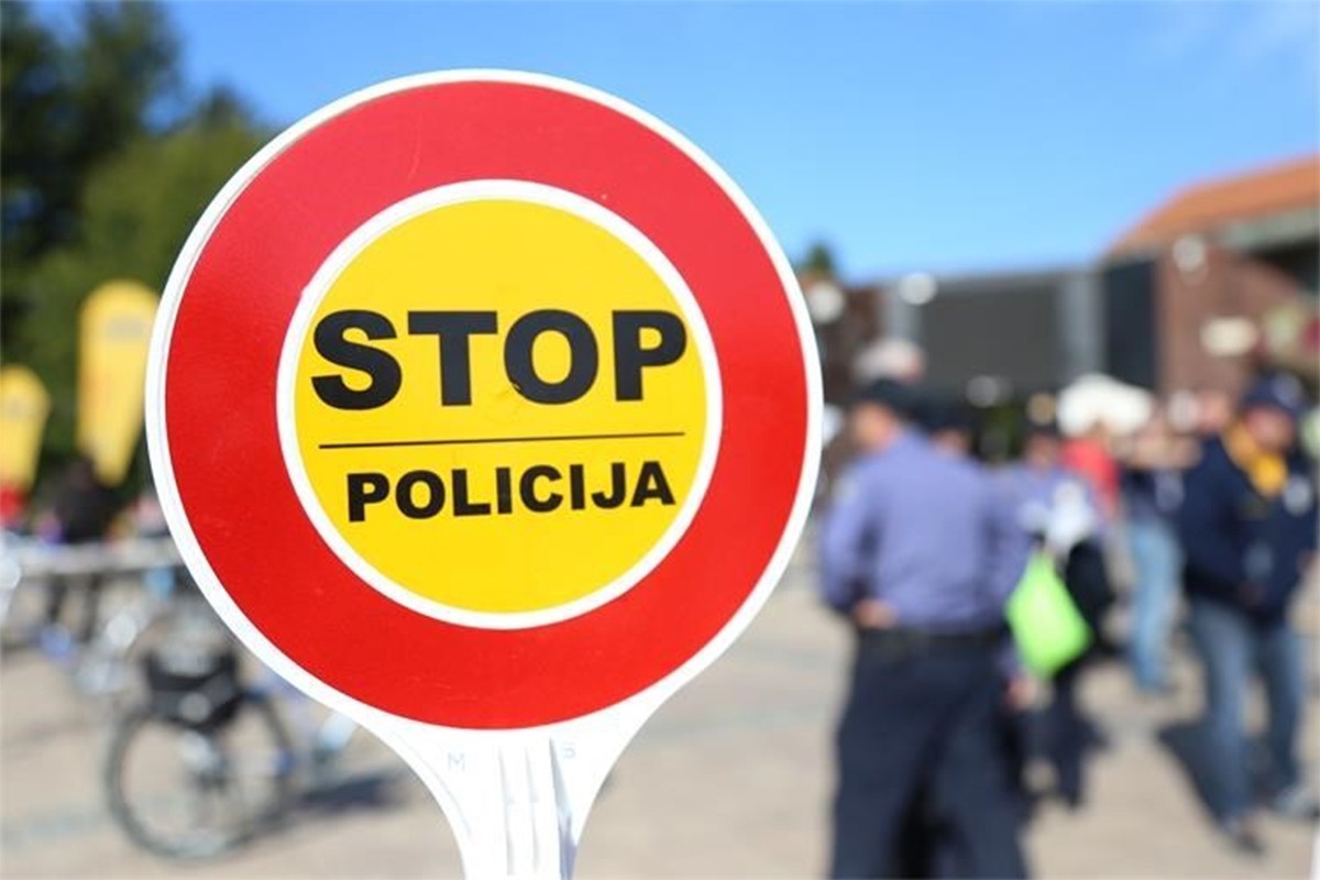 Nesreća u Zagrebu: Udario u zaštitnu ogradu i poginuo