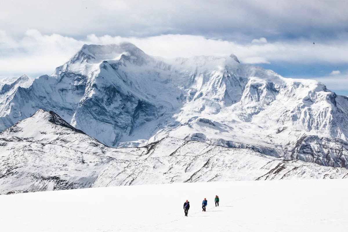 Sedam planinara poginulo u lavini u Nepalu