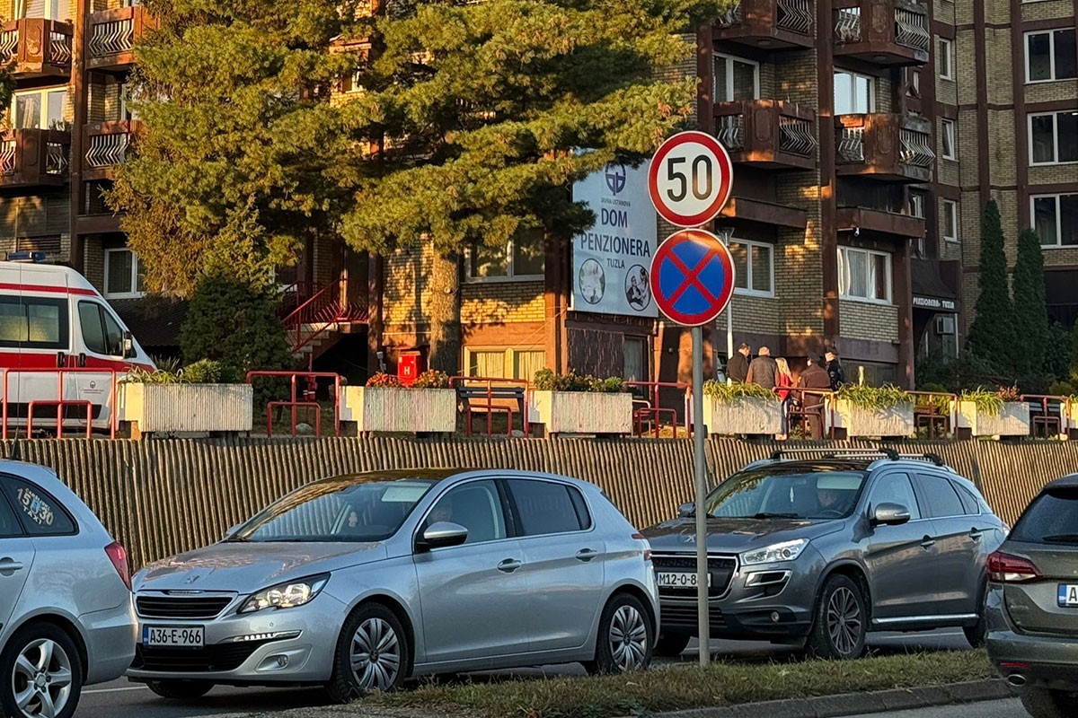 Ispravka: U požaru u Tuzli stradalo 11 ljudi
