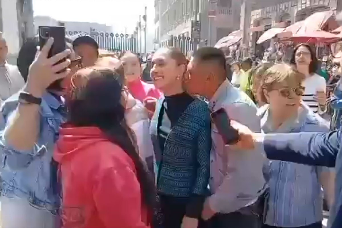 Poljubio meksičku predsjednicu u vrat i pokušao da joj dodirne grudi (VIDEO)