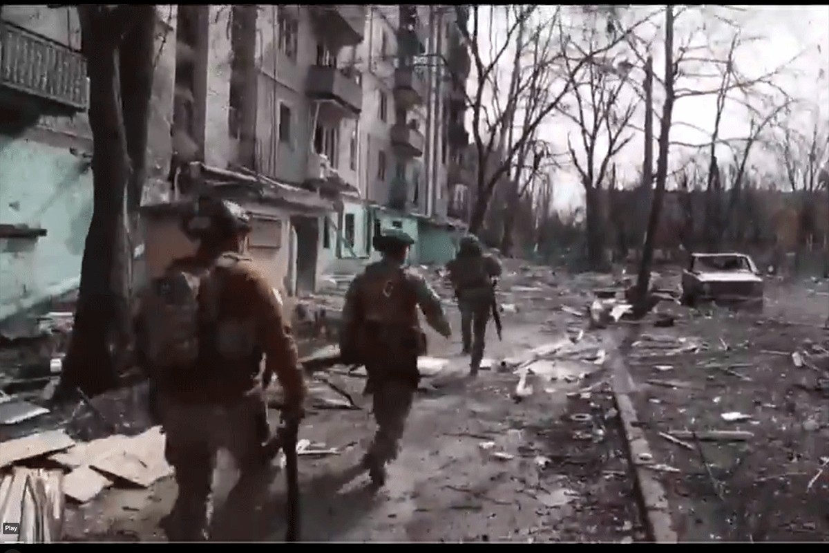Rusi pred zauzimanjem Pokrovska, žestoke ulične borbe (VIDEO)