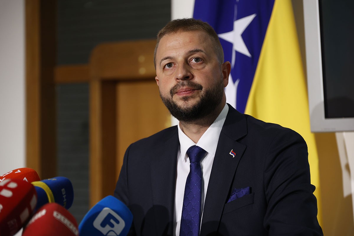 Nešković: SNSD blokira rad i nanosi štetu građanima