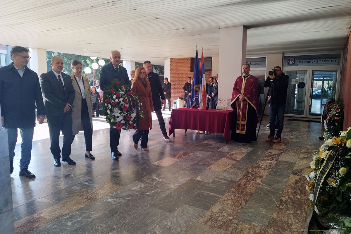 UNIBL: Služen pomen poginulim studentima i profesorima