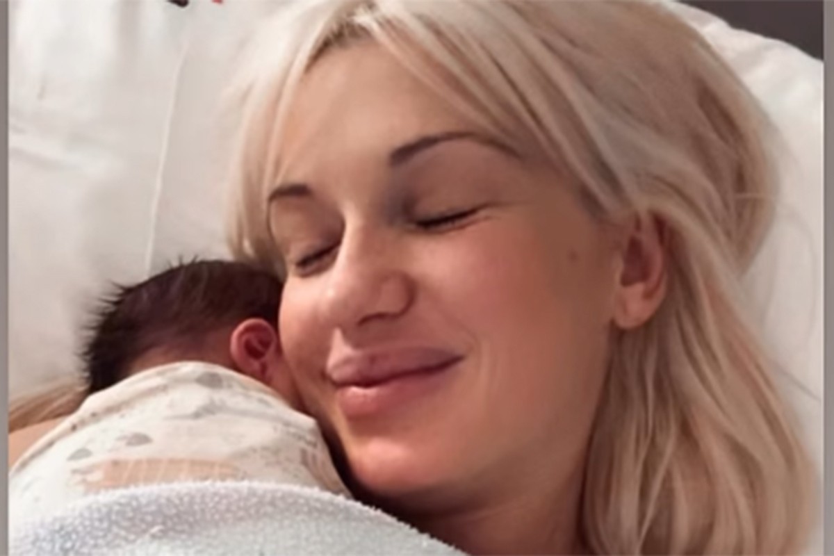 Porodila se glumica Anja Mit
