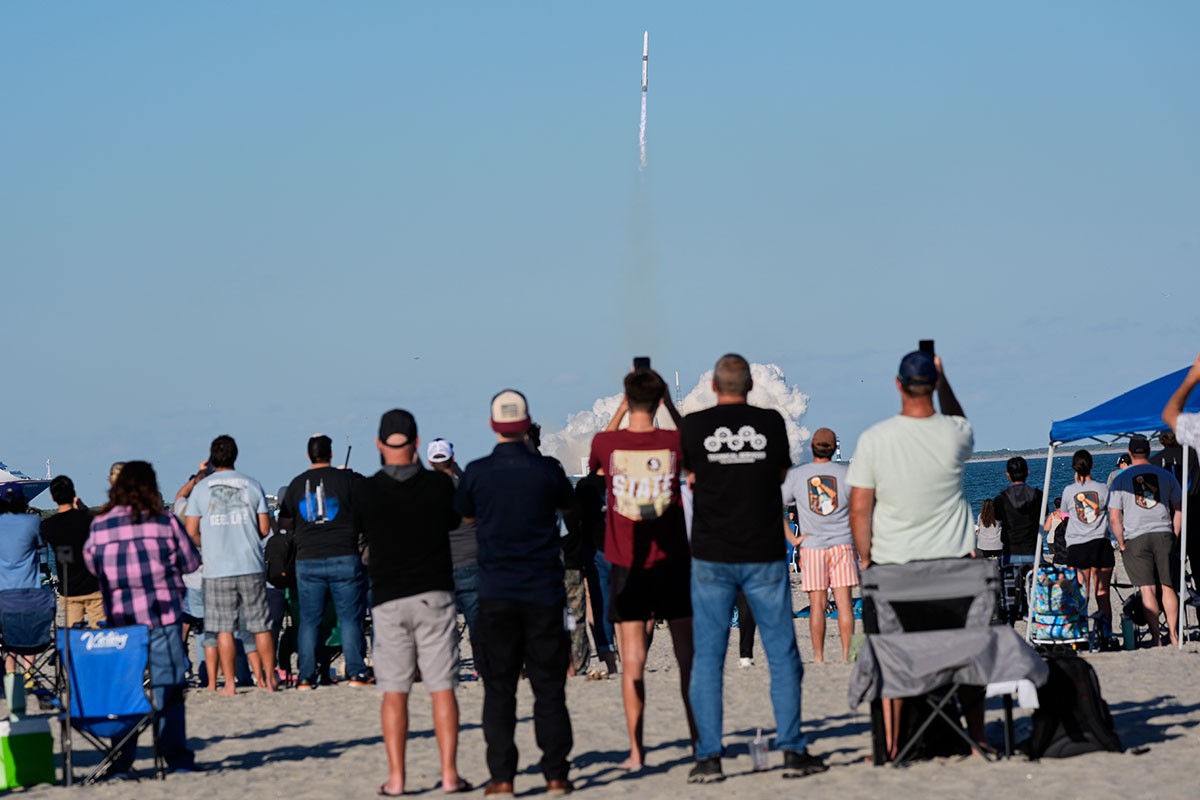 Istorijsko lansiranje Blue Origina: Divovska raketa poletjela prema Marsu (VIDEO)