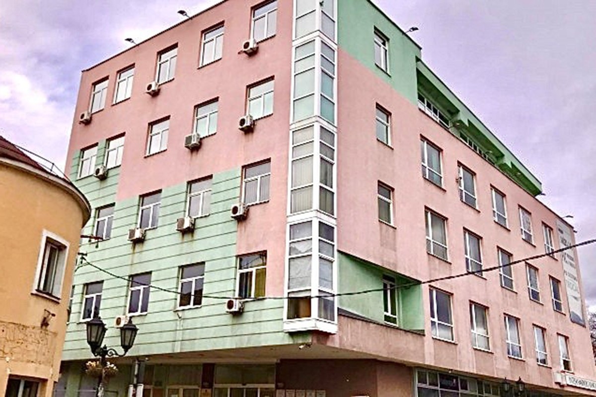 Doktorica iz Visokog optužena da je unakazila pacijenticu: Ubrizgala joj filere u toaletu