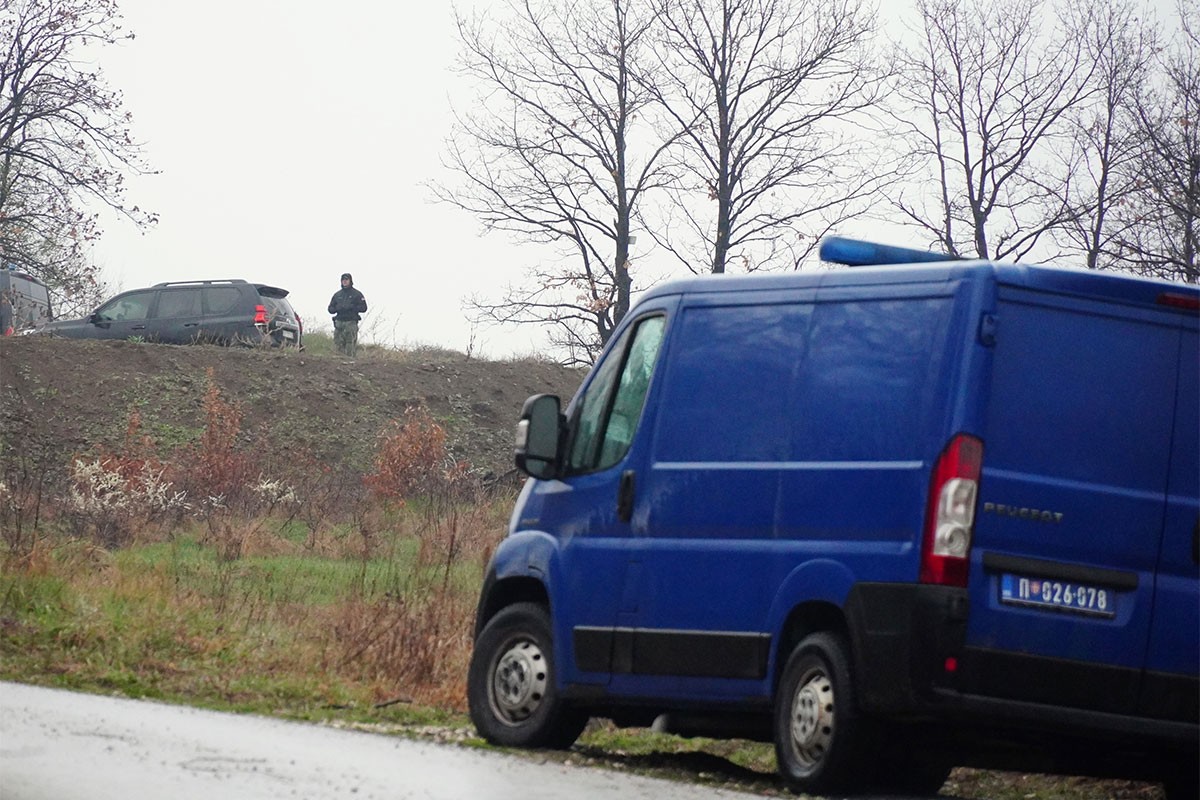Užas u Srbiji:  Sina ubio, oca ranio, majka ubijenog gledala horor