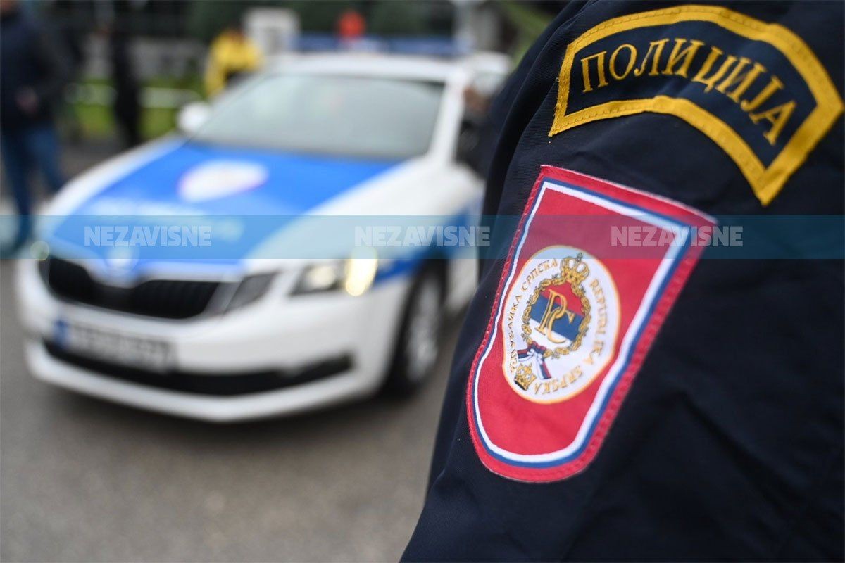 Teška saobraćajna nezgoda kod Kostajnice, među povrijeđenima dvije maloljetne osobe