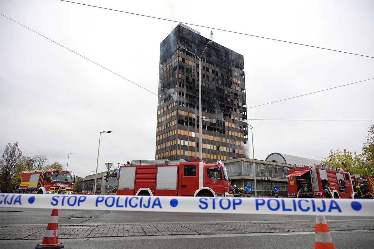Oglasio se mladić koji je prijavio požar u Vjesnikovom neboderu u Zagrebu
