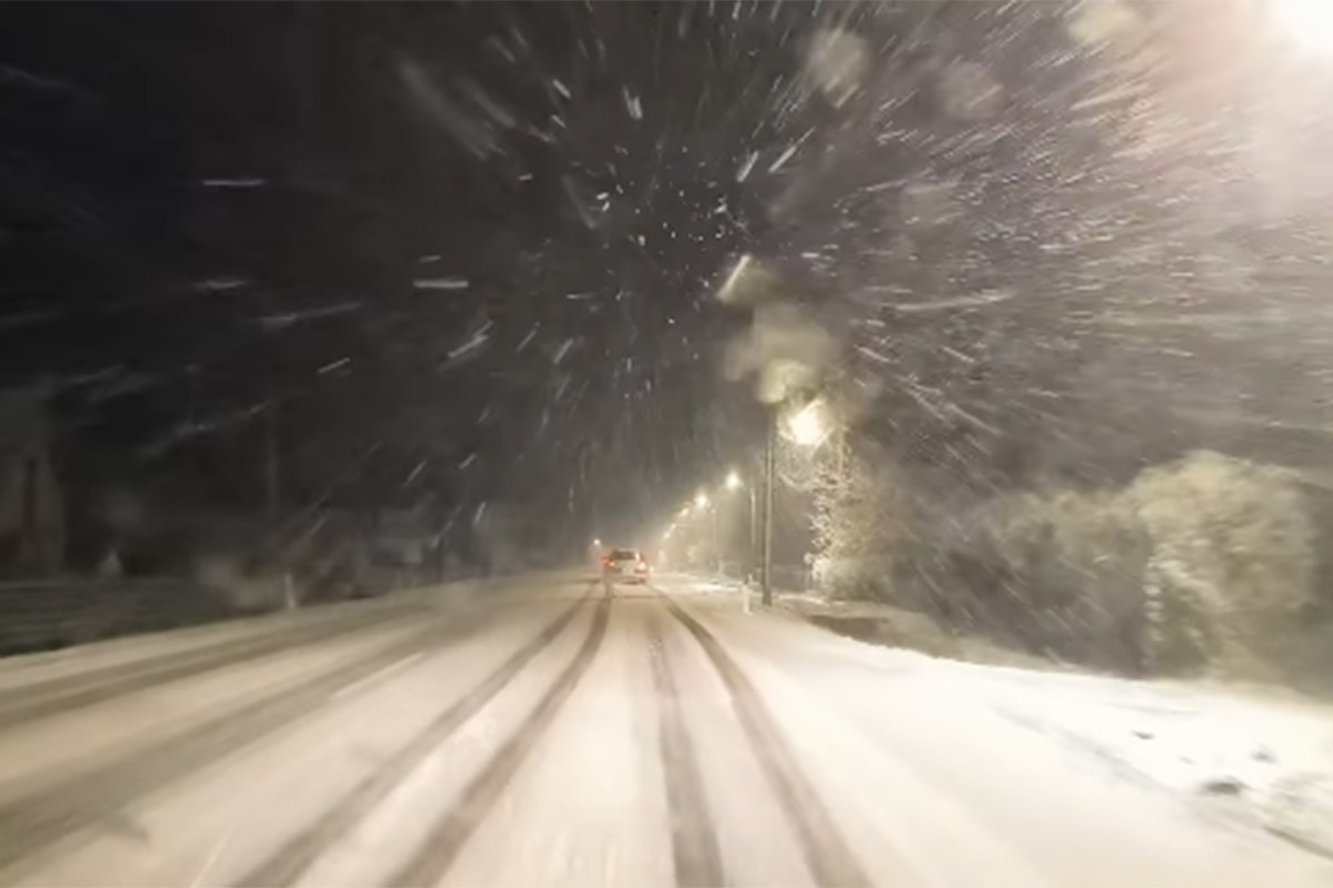 Snijeg širom Srbije, policija izdala upozorenje (VIDEO)