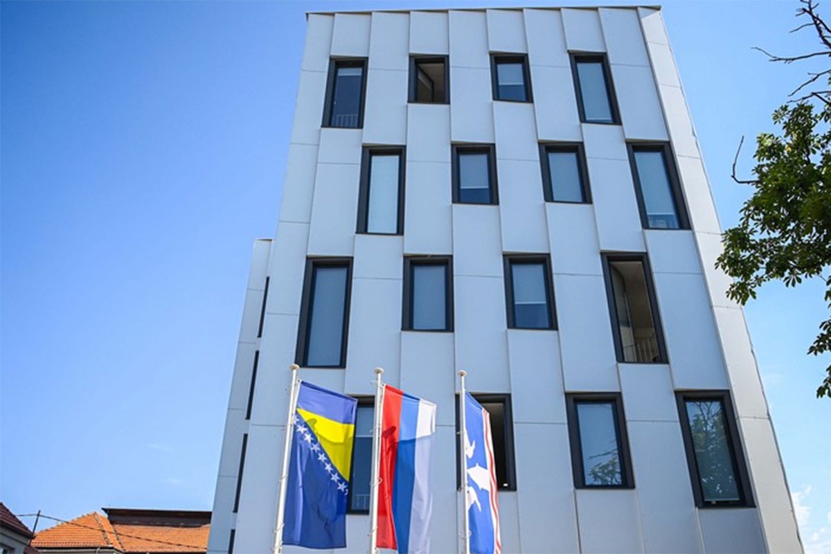 Zvorničaninu zatražen pritvor: Zlostavljao majku i sestru pa ih izbo nožem
