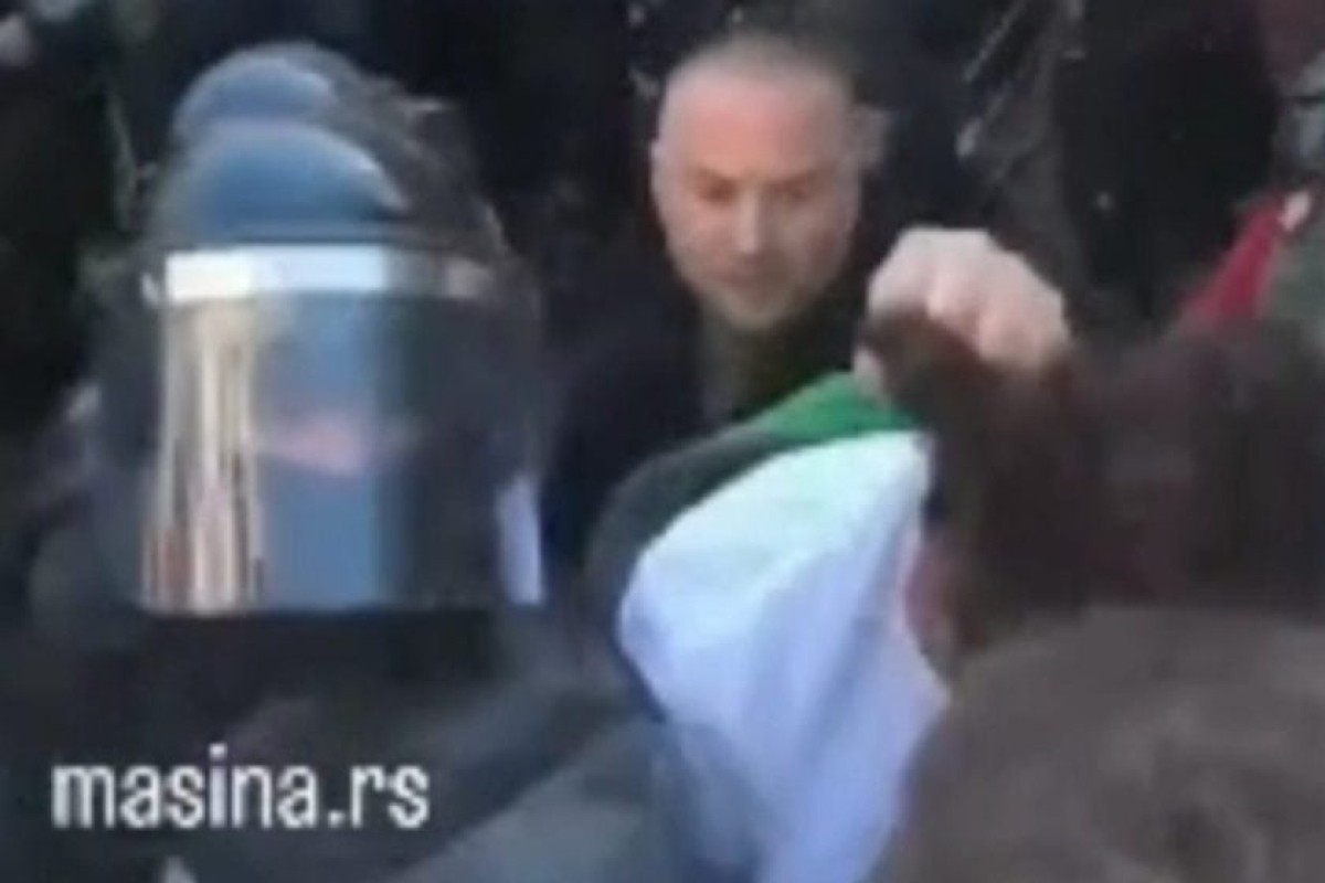 Ko je novi šef novosadske Žandarmerije: Čupao kosu, otimao telefon studentima (VIDEO)