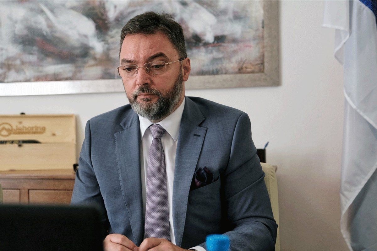 Košarac pisao Šmitu i poslao mu šljem nacističke vojske
