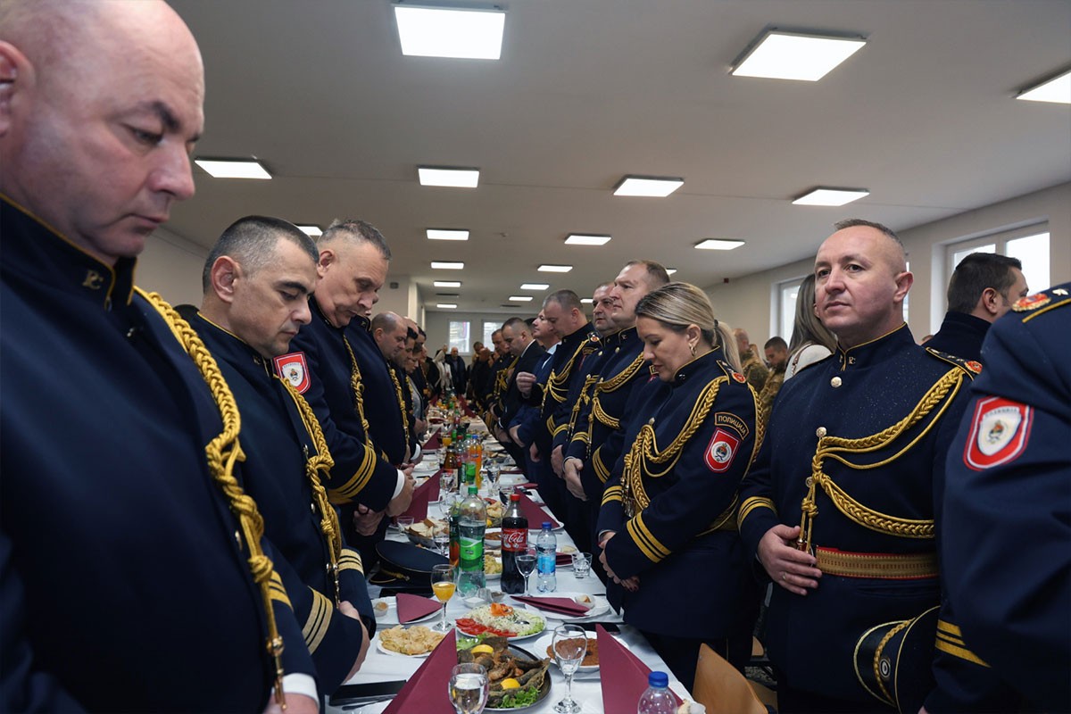 MUP RS obilježava slavu - Aranđelovdan, služen parastos poginulim policajcima