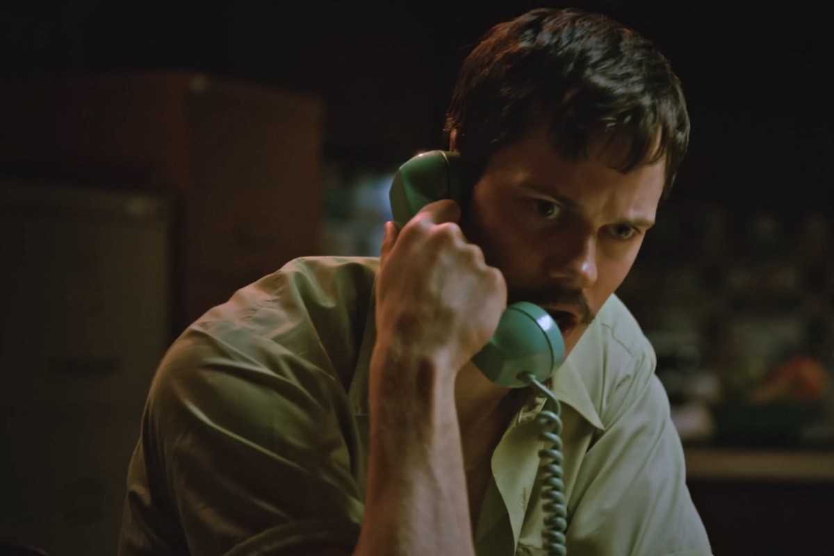 Bil Skarsgard nam donosi "Dead Man’s Wire" (VIDEO)