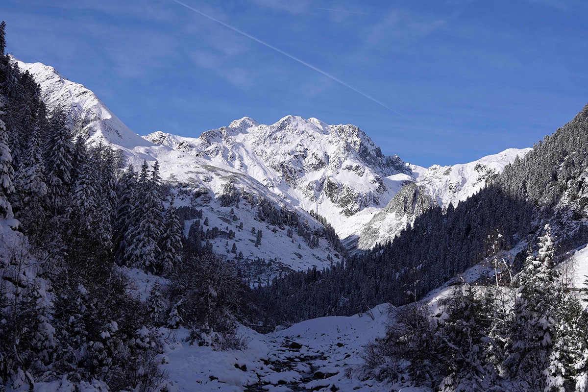 Lavina zatrpala skijaše u austrijskim Alpima