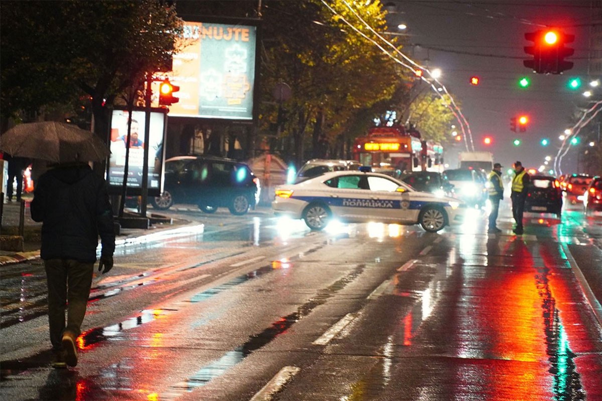 Zapalio se automobil na Novom Beogradu, nema povrijeđenih