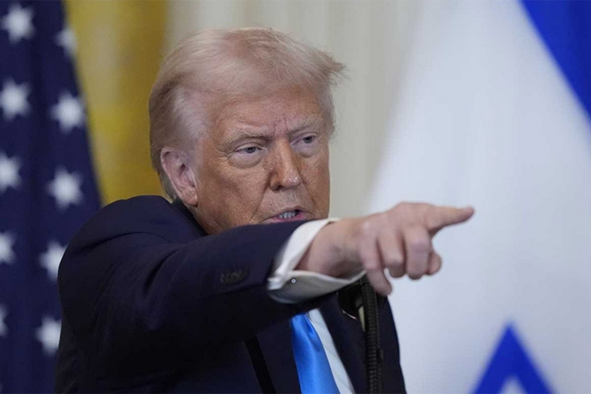 Tramp obustavlja odlučivanje o zahtjevima za azil