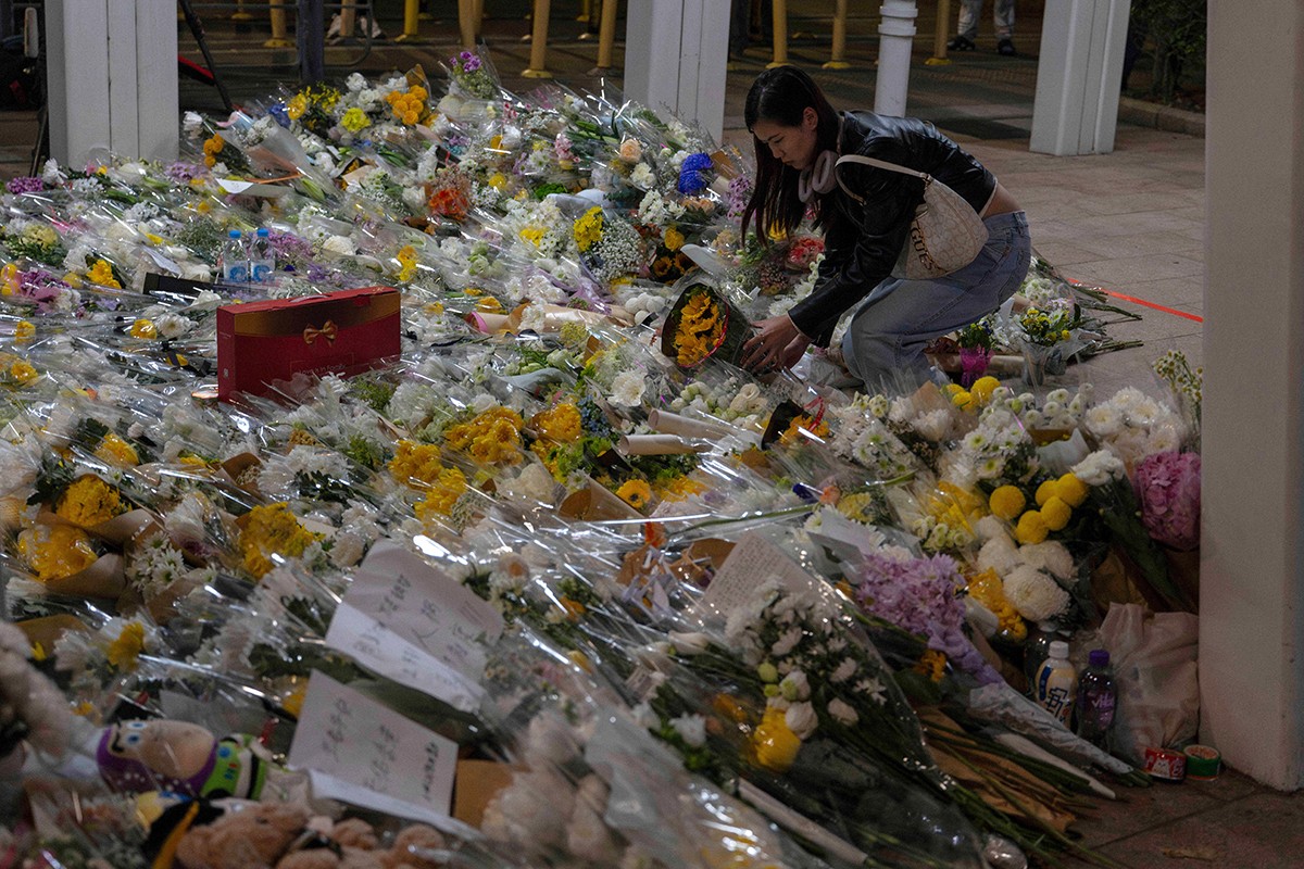 Hongkong u žalosti: Hiljade ljudi odaju počast žrtvama požara