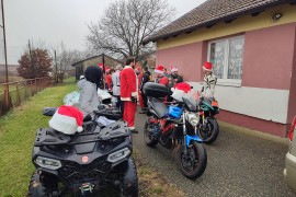 "Moto amigosi" paketićima obradovali učenike lijevčanskih škola