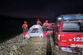 Intervencija vatrogasaca u Laktašima: "Prebacili osobu sa ostrva na ...
