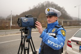 Vozači, oprez: Novi radari u BiH mjere brzinu i na udaljenosti do ...